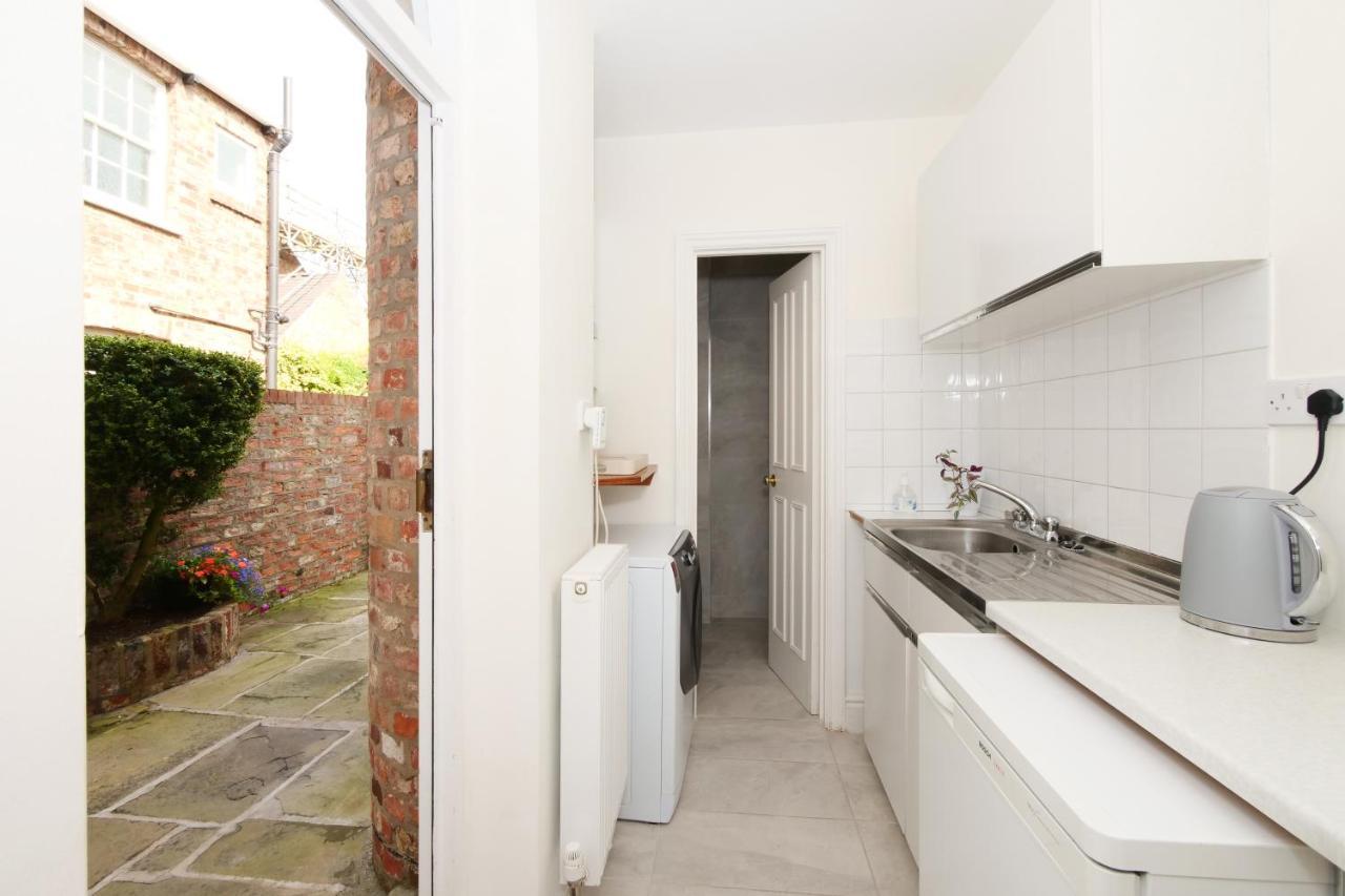 Stodham House With Minster Views! York Exterior foto